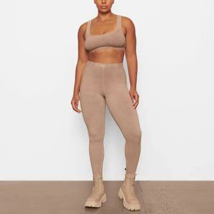 SKIMS Outdoor Leggings in Tigers Eye (Size 2X)